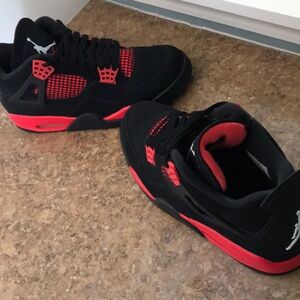 Jordan Men's Black and Red Sneakers